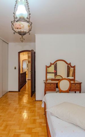 Casa à venda com 240m², 4 quartos e 2 vagas Casa à venda com 240m², 4 quartos e 2 vagasSuíte 2