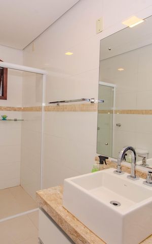 Casa à venda com 240m², 4 quartos e 2 vagas Casa à venda com 240m², 4 quartos e 2 vagasBanheiro da Suíte 2