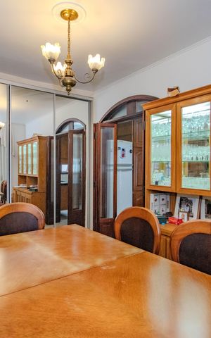 Casa à venda com 240m², 4 quartos e 2 vagas Casa à venda com 240m², 4 quartos e 2 vagasCopa
