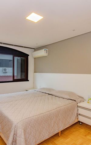 Casa à venda com 240m², 4 quartos e 2 vagas Casa à venda com 240m², 4 quartos e 2 vagasSuíte 1