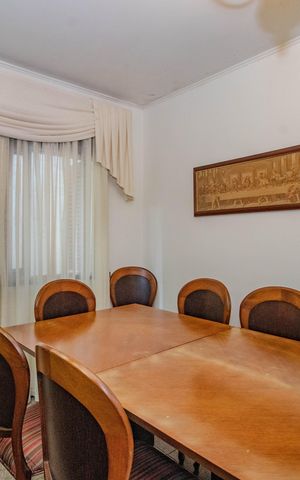 Casa à venda com 240m², 4 quartos e 2 vagas Casa à venda com 240m², 4 quartos e 2 vagasCopa