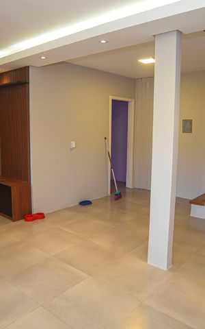 Casa para alugar com 200m², 2 quartos e 3 vagas Casa para alugar com 200m², 2 quartos e 3 vagasSala