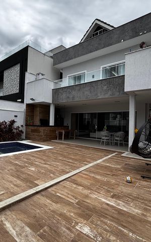 Casa de condomínio à venda com 350m², 5 quartos e 5 vagasFachada