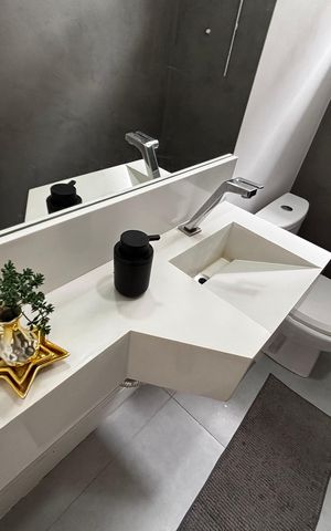 Casa de condomínio à venda com 350m², 5 quartos e 5 vagasLavabo