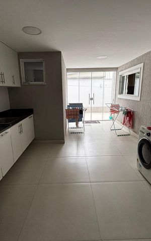 Casa de condomínio à venda com 350m², 5 quartos e 5 vagasÁrea de Serviço