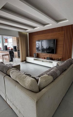 Casa de condomínio à venda com 350m², 5 quartos e 5 vagasSala
