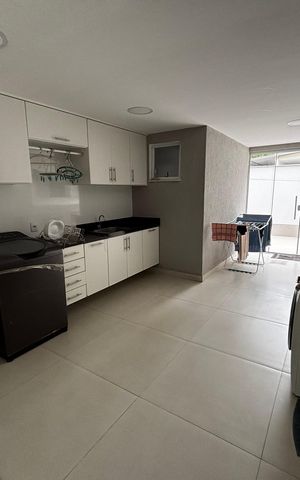Casa de condomínio à venda com 350m², 5 quartos e 5 vagasÁrea de Serviço