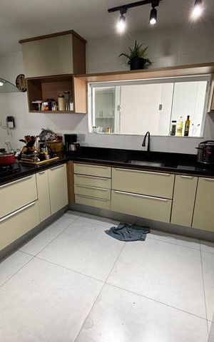 Casa de condomínio à venda com 350m², 5 quartos e 5 vagasCozinha