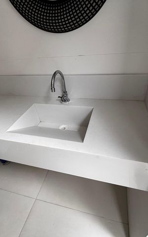 Casa de condomínio à venda com 350m², 5 quartos e 5 vagasBanheiro externo