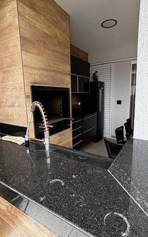 Casa de condomínio à venda com 350m², 5 quartos e 5 vagasÁrea externa