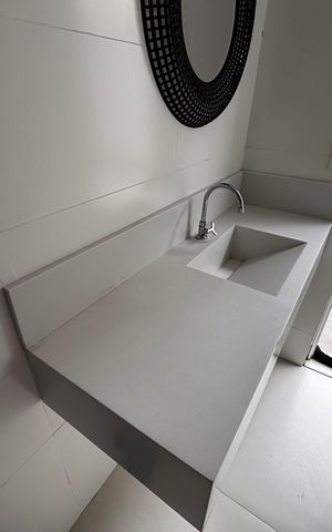 Casa de condomínio à venda com 350m², 5 quartos e 5 vagasBanheiro externo