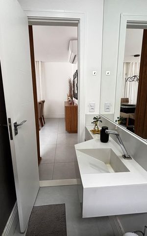 Casa de condomínio à venda com 350m², 5 quartos e 5 vagasLavabo