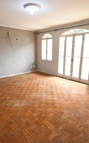 Casa à venda com 395m², 3 quartos e 6 vagasSala 1