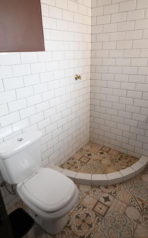 Casa à venda com 395m², 3 quartos e 6 vagasBanheiro 2