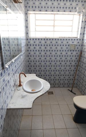 Casa à venda com 395m², 3 quartos e 6 vagasBanheiro 1