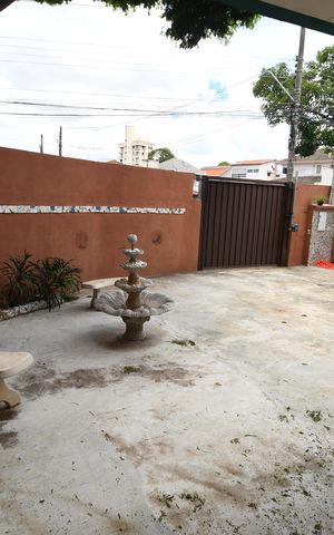 Casa à venda com 395m², 3 quartos e 6 vagasEscritório - Vista