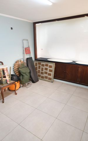 Casa à venda com 395m², 3 quartos e 6 vagasEscritório