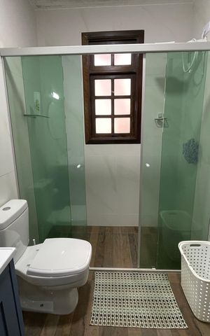 Casa de condomínio para alugar com 581m², 4 quartos e 3 vagas Casa de condomínio para alugar com 581m², 4 quartos e 3 vagasBanheiro 1