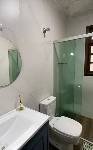 Casa de condomínio para alugar com 581m², 4 quartos e 3 vagas Casa de condomínio para alugar com 581m², 4 quartos e 3 vagasBanheiro 1