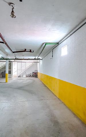 Casa de condomínio à venda com 198m², 3 quartos e 4 vagasGaragem