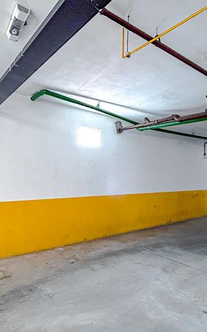Casa de condomínio à venda com 198m², 3 quartos e 4 vagasGaragem