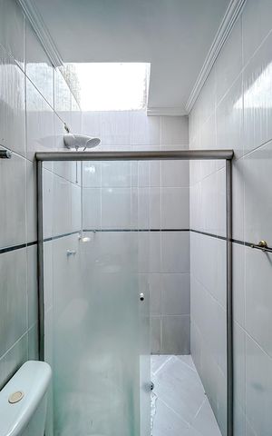 Casa de condomínio à venda com 198m², 3 quartos e 4 vagasBanheiro