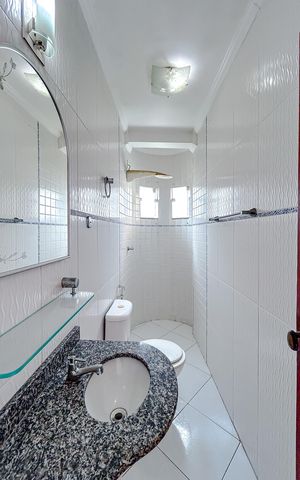 Casa de condomínio à venda com 198m², 3 quartos e 4 vagasBanheiro da Suíte