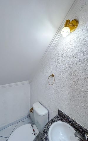 Casa de condomínio à venda com 198m², 3 quartos e 4 vagasLavabo