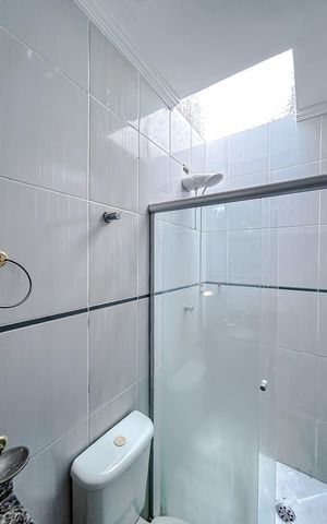 Casa de condomínio à venda com 198m², 3 quartos e 4 vagasBanheiro