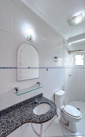 Casa de condomínio à venda com 198m², 3 quartos e 4 vagasBanheiro da Suíte