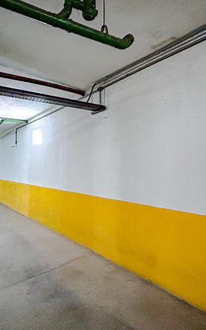 Casa de condomínio à venda com 198m², 3 quartos e 4 vagasGaragem