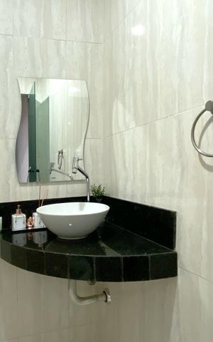 Casa à venda com 270m², 2 quartos e 2 vagas Casa à venda com 270m², 2 quartos e 2 vagasBanheiro 2