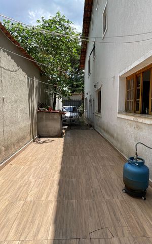 Casa à venda com 200m², 3 quartos e 3 vagas Casa à venda com 200m², 3 quartos e 3 vagasQuintal