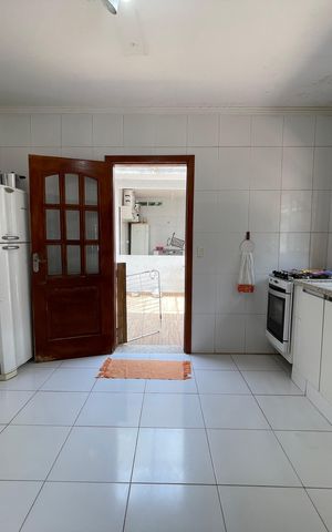 Casa à venda com 200m², 3 quartos e 3 vagas Casa à venda com 200m², 3 quartos e 3 vagasCozinha