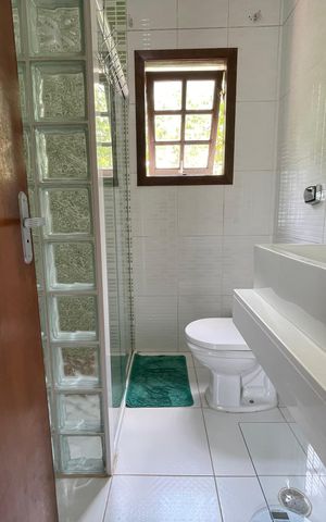 Casa à venda com 200m², 3 quartos e 3 vagas Casa à venda com 200m², 3 quartos e 3 vagasBanheiro Social