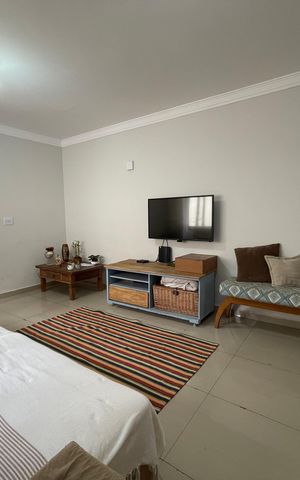 Casa à venda com 200m², 3 quartos e 3 vagas Casa à venda com 200m², 3 quartos e 3 vagasSala