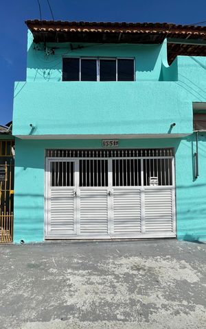 Casa para alugar com 120m², 2 quartos e sem vaga Casa para alugar com 120m², 2 quartos e sem vagaFachada + Placa