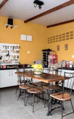 Casa à venda com 450m², 3 quartos e 2 vagas