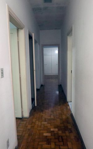 Casa à venda com 200m², 2 quartos e 3 vagasCorredor