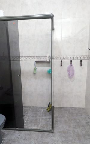 Casa à venda com 200m², 2 quartos e 3 vagasBanheiro