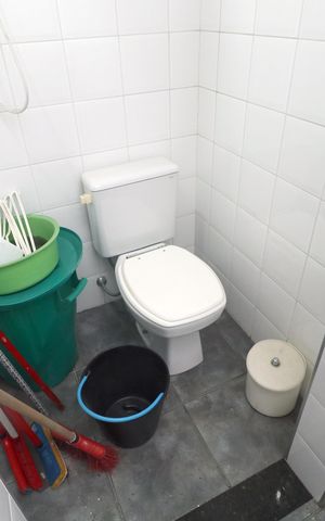 Casa à venda com 200m², 2 quartos e 3 vagasBanheiro de serviço