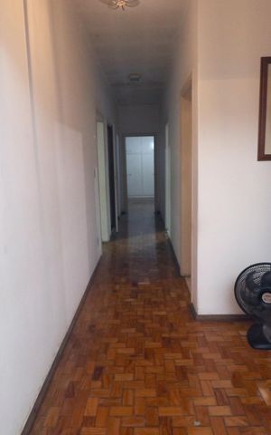 Casa à venda com 200m², 2 quartos e 3 vagasCorredor
