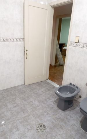 Casa à venda com 200m², 2 quartos e 3 vagasBanheiro
