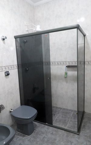 Casa à venda com 200m², 2 quartos e 3 vagasBanheiro