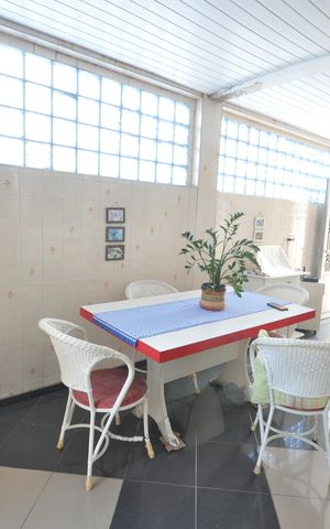 Casa à venda com 242m², 3 quartos e 2 vagasCopa