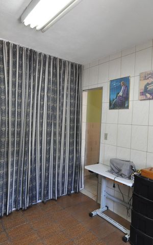 Casa à venda com 242m², 3 quartos e 2 vagasQuarto 3