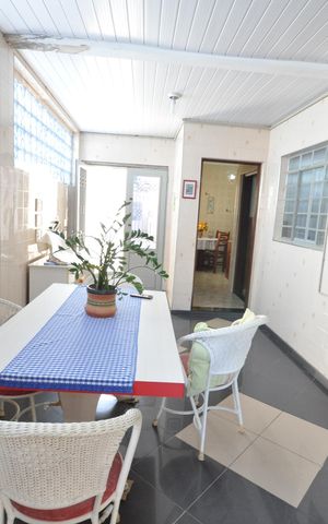 Casa à venda com 242m², 3 quartos e 2 vagasCopa