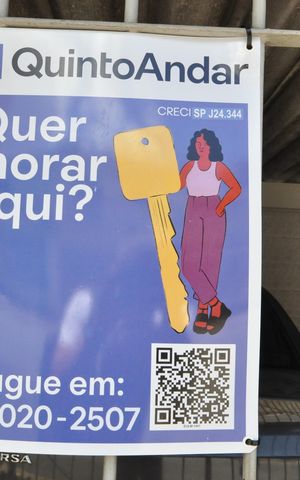 Casa à venda com 242m², 3 quartos e 2 vagasPlaca