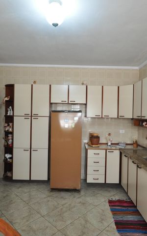 Casa à venda com 242m², 3 quartos e 2 vagasCozinha 1