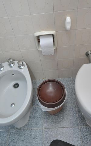Casa à venda com 242m², 3 quartos e 2 vagasBanheiro de Serviço